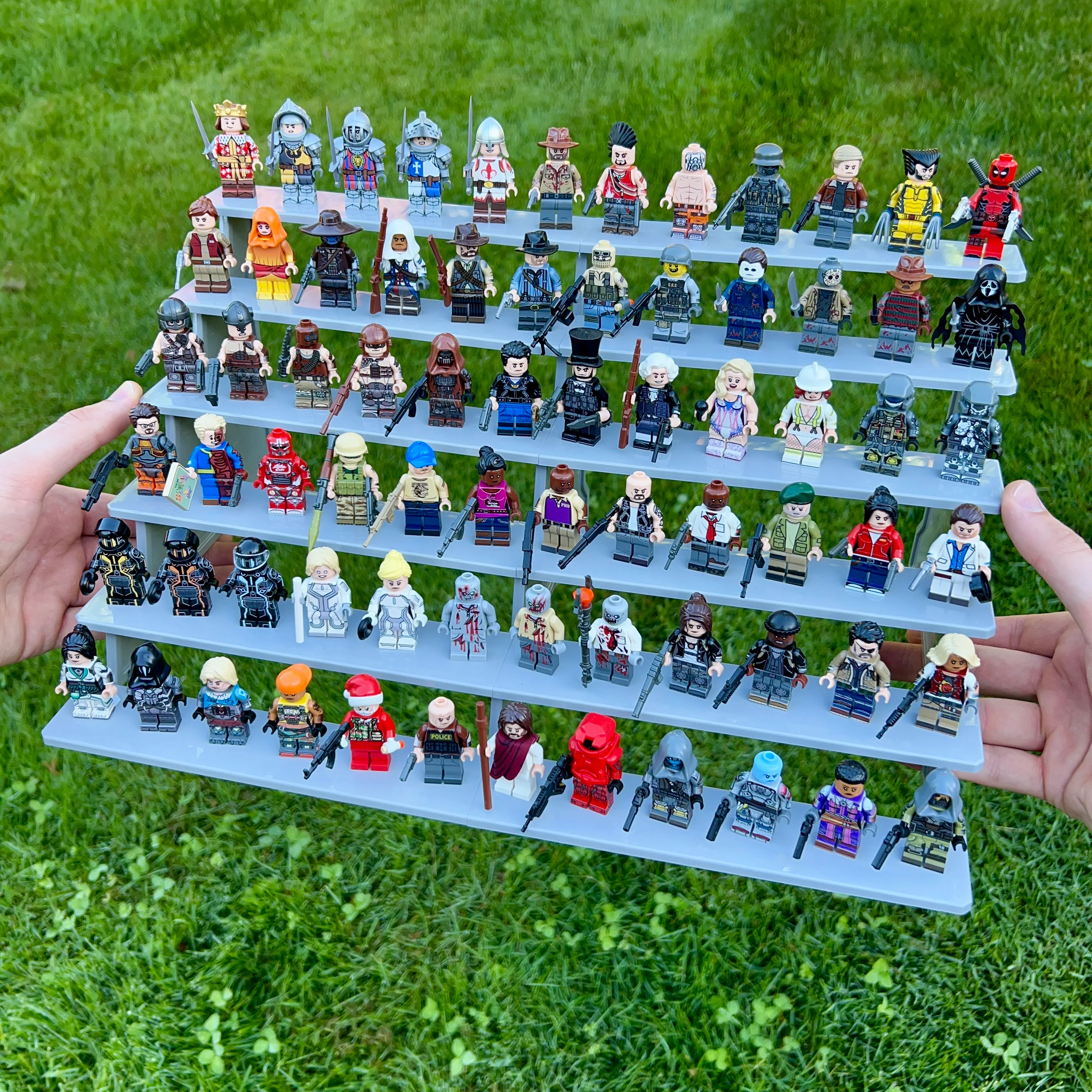Minifigure Display Stand - Image 2